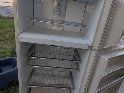 Working refrigerator