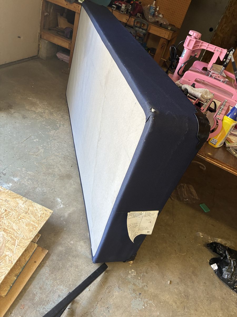 Box spring and mattress twin
