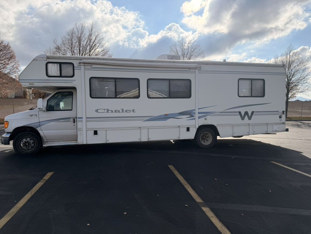 2005 Ford Winnebago Chalet E450