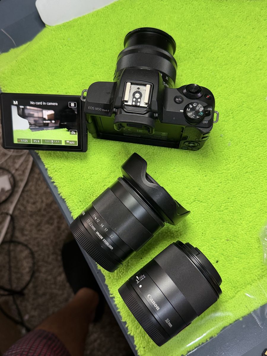 Canon m50 ii, 15-45mm, 32mm, 11-22mm like new