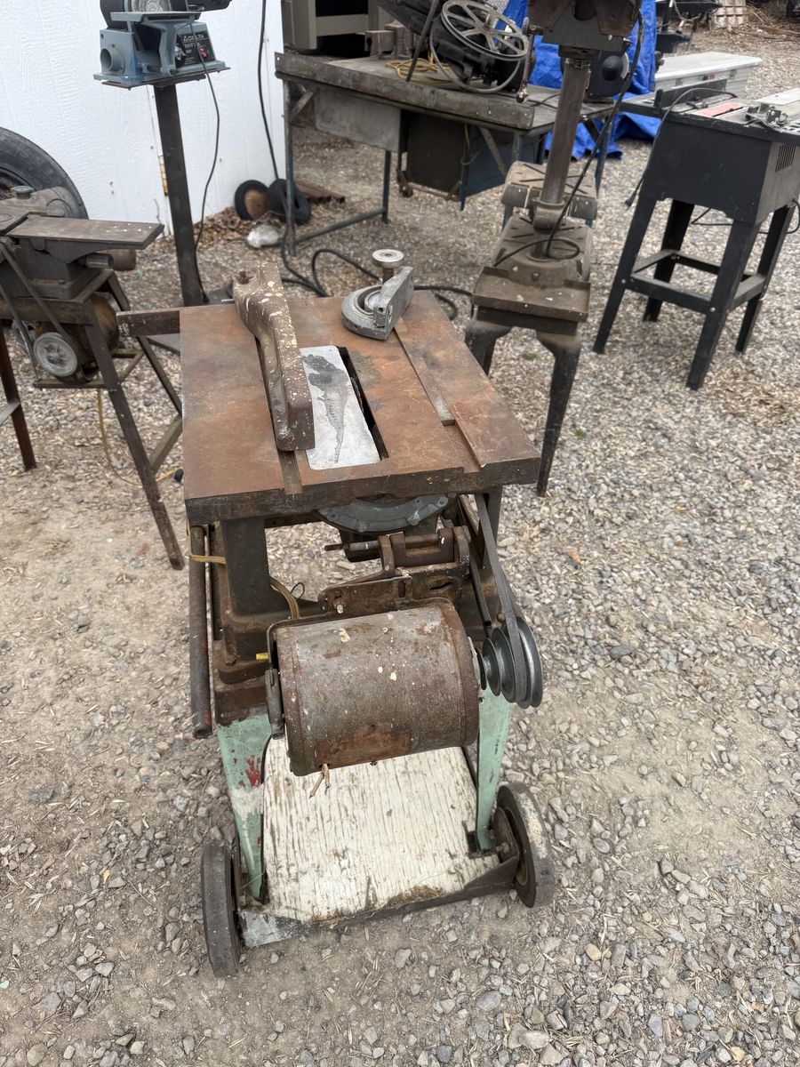Antique craftsman tablesaw