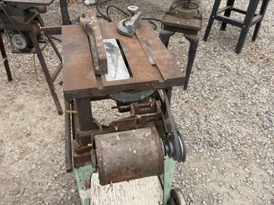 Antique craftsman tablesaw
