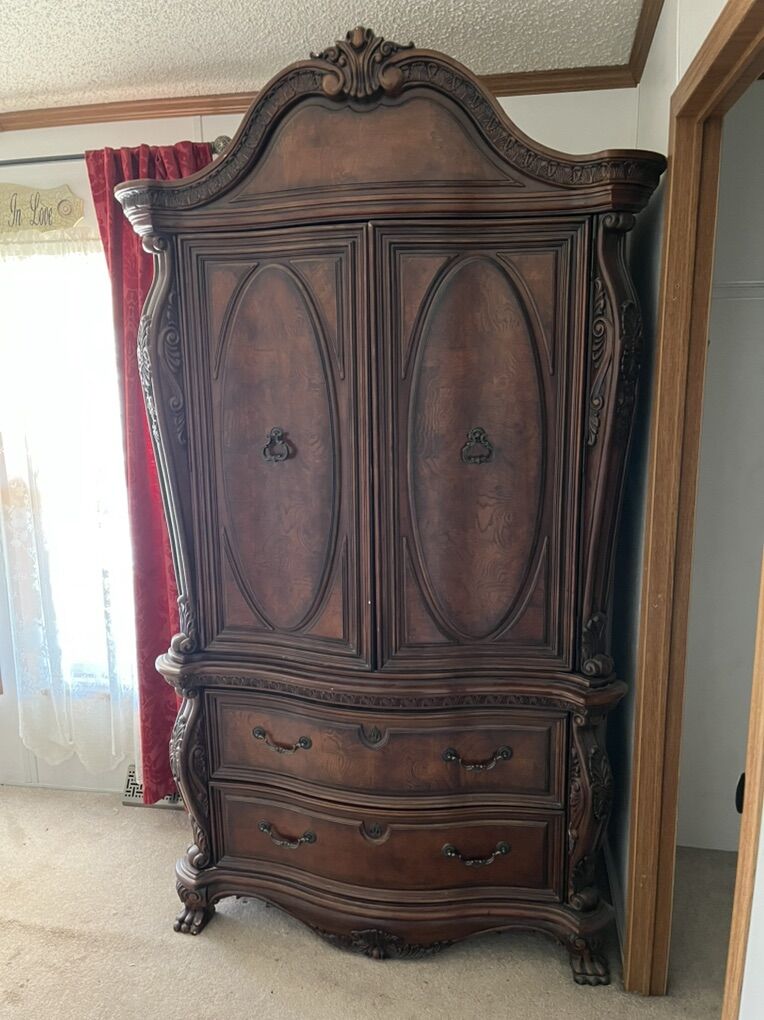 Antique Style Wardrobe