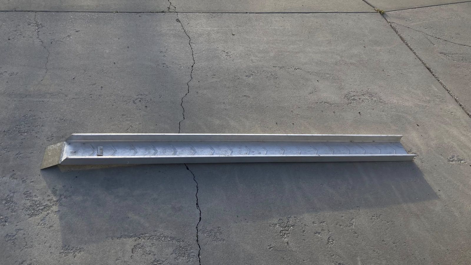 Aluminum motorcycle ramp 6'4"