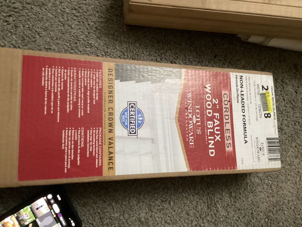 2 Cordless Faux Wood Blinds 29 x 48 white