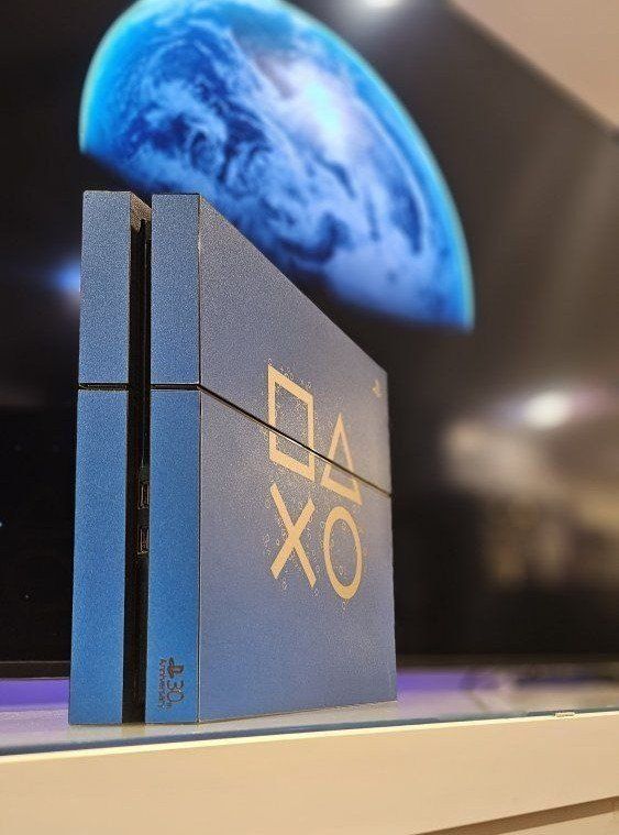 Sony PlayStation 4 (PS4) - Blue Special Edition, Transparent Blue Controller + Cables. FW 4.05 = exploteable. R