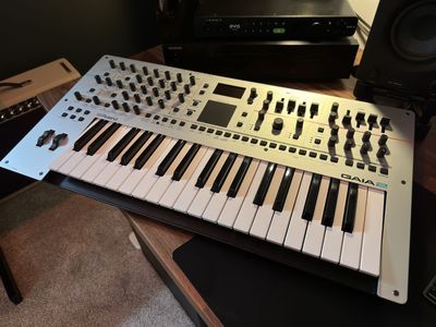 Roland GAIA 2 Synthesizer