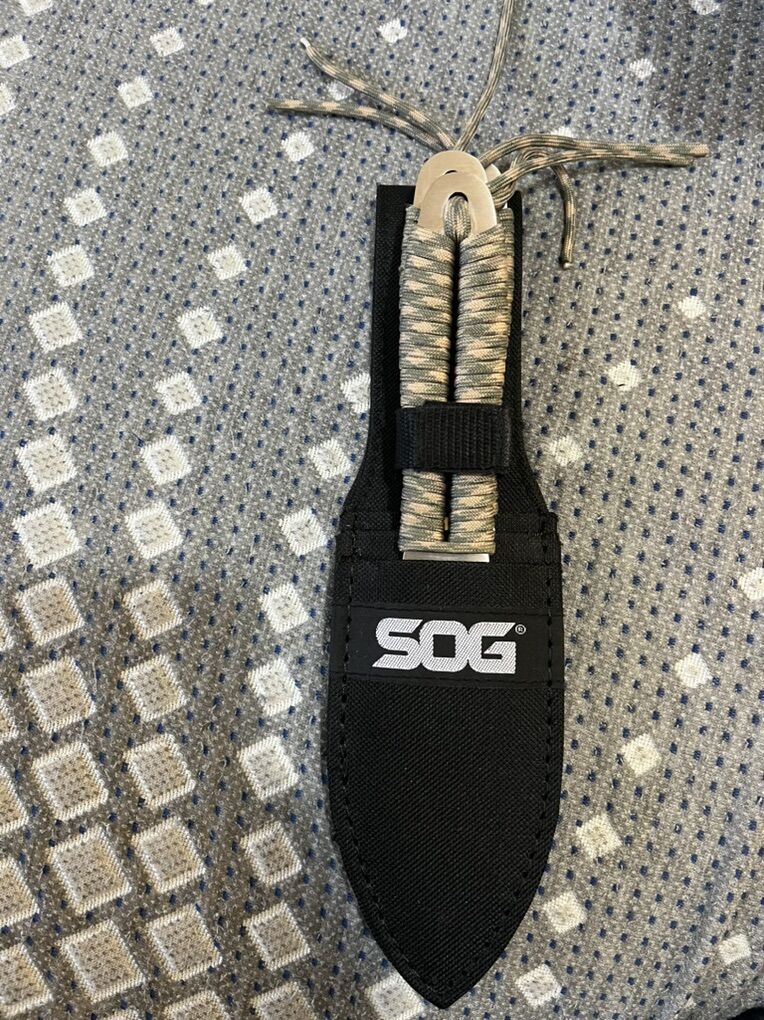 SOG Fling Throwing Knoves