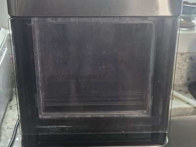 OPAL018 COUNTER ICE MAKER NUGGET' Produces soft, chewable ice nugget, Previously own. Checked working condition'