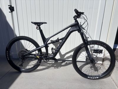 2021 Canyon Spectral 5 (XL) Full Suspension Mountain Bike