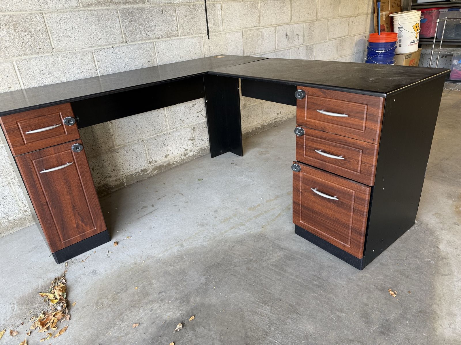 L-shape desk