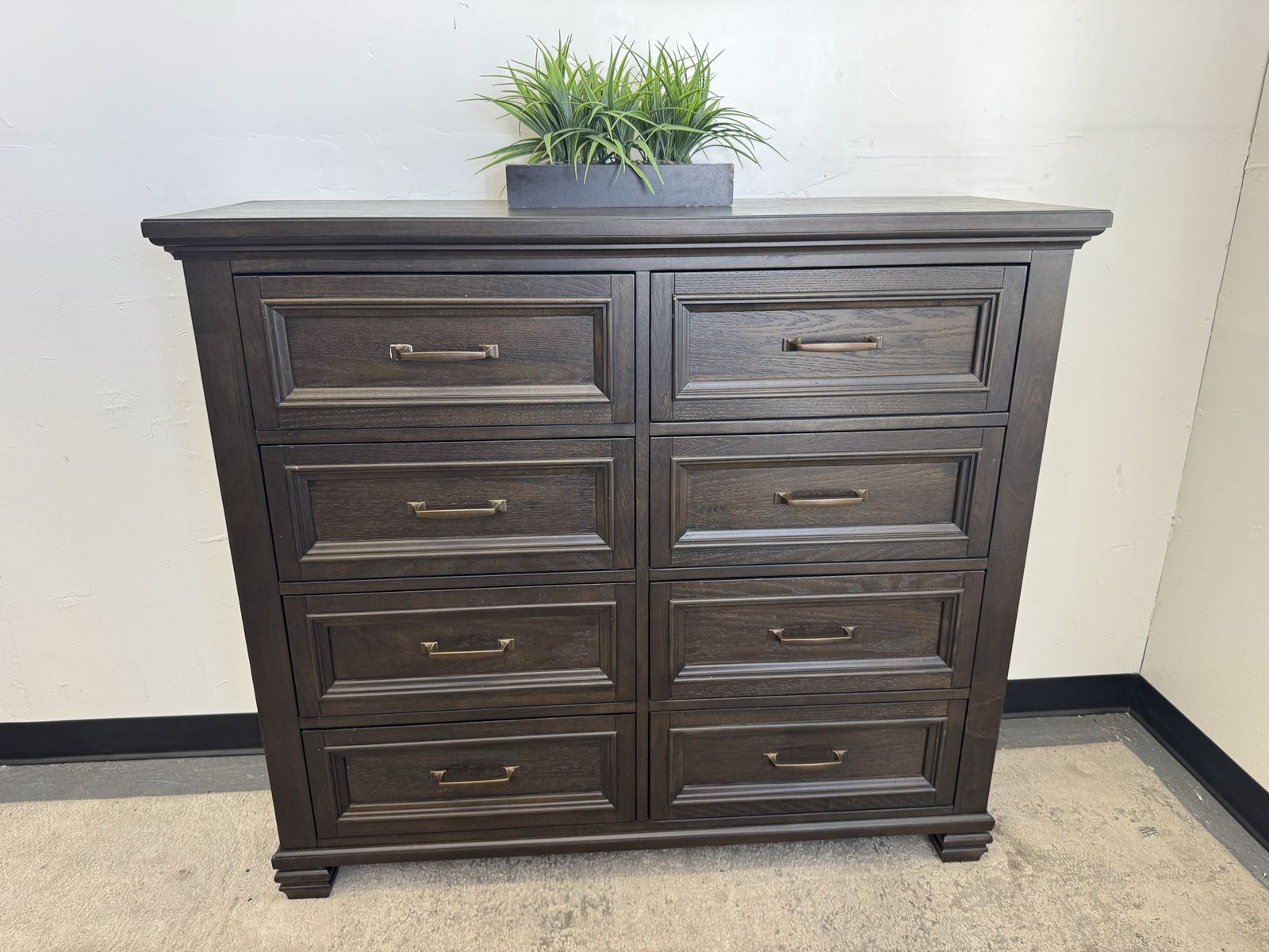 COSTCO 8 DRAWER DRESSER 