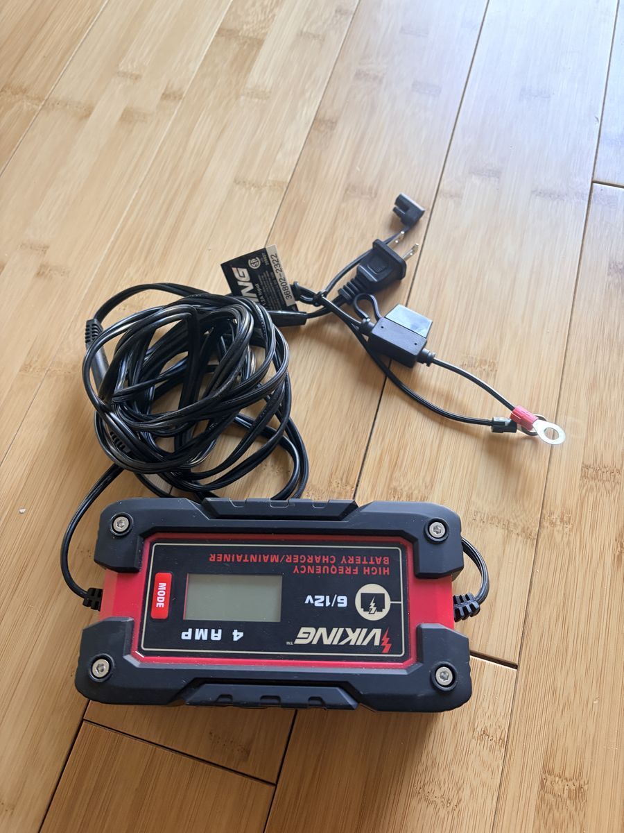 Viking 4 Amp Battery Charger + Rocketfish Optical Audio Cable (Bundle)