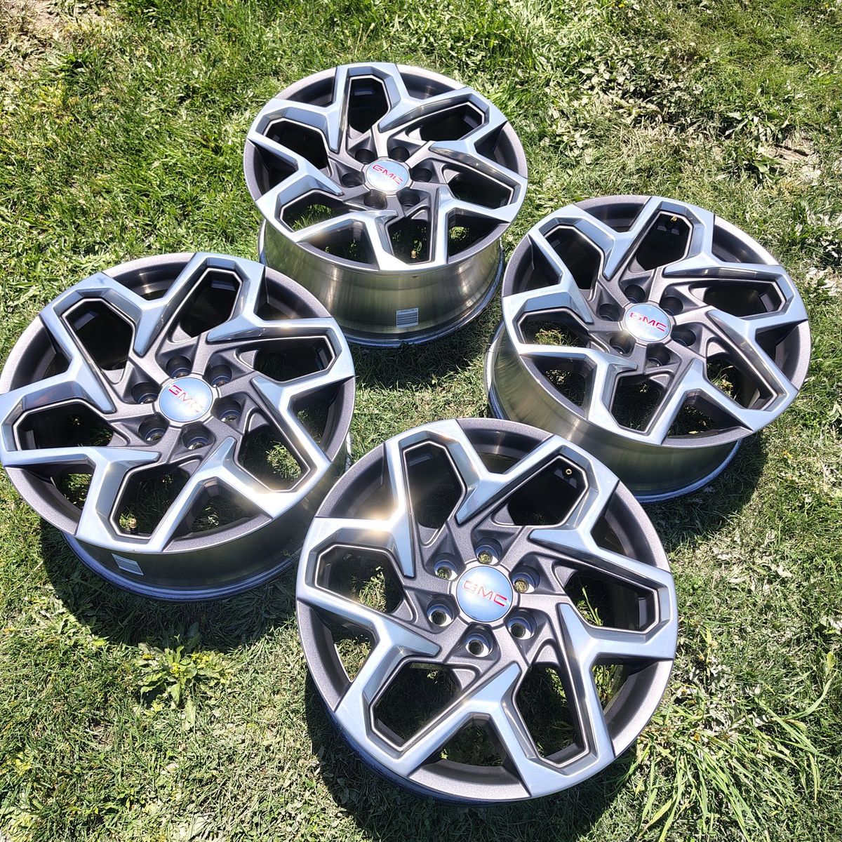 Like New 20 inch Denali wheels