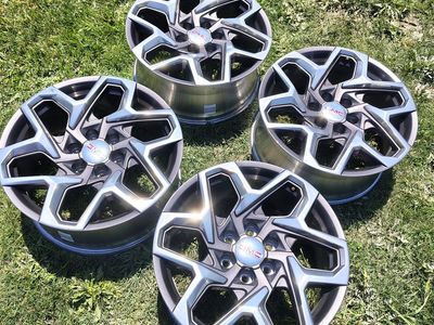 Like New 20 inch Denali wheels