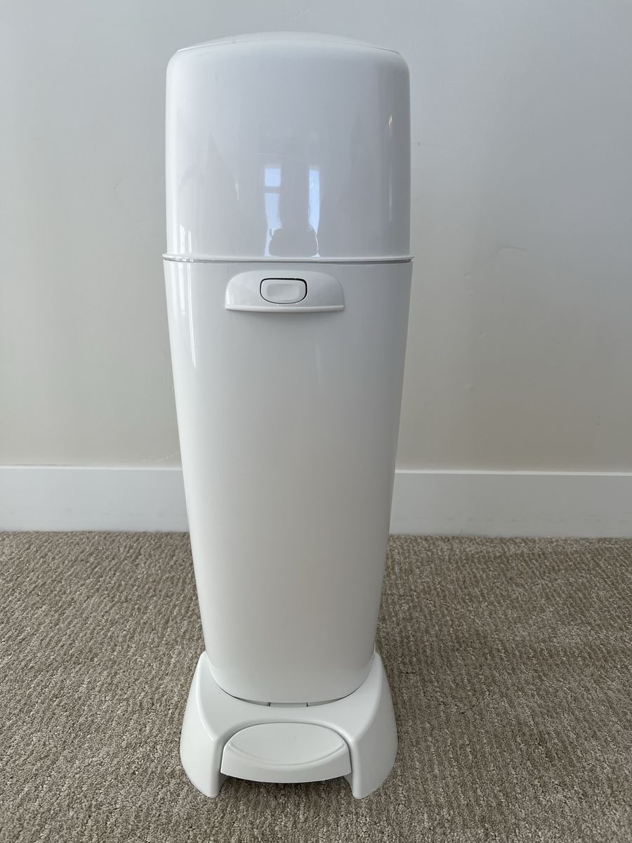 Playtex Diaper Genie Complete Pail White with Carbon Filters & Refills