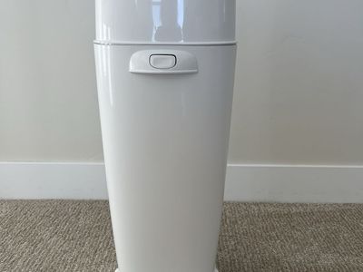 Playtex Diaper Genie Complete Pail White with Carbon Filters & Refills