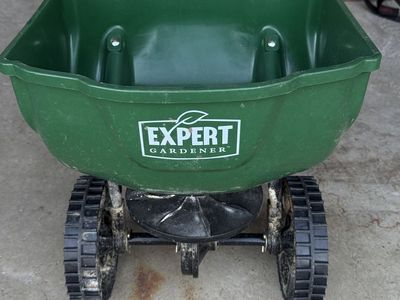 Expert Gardener Push Spreader