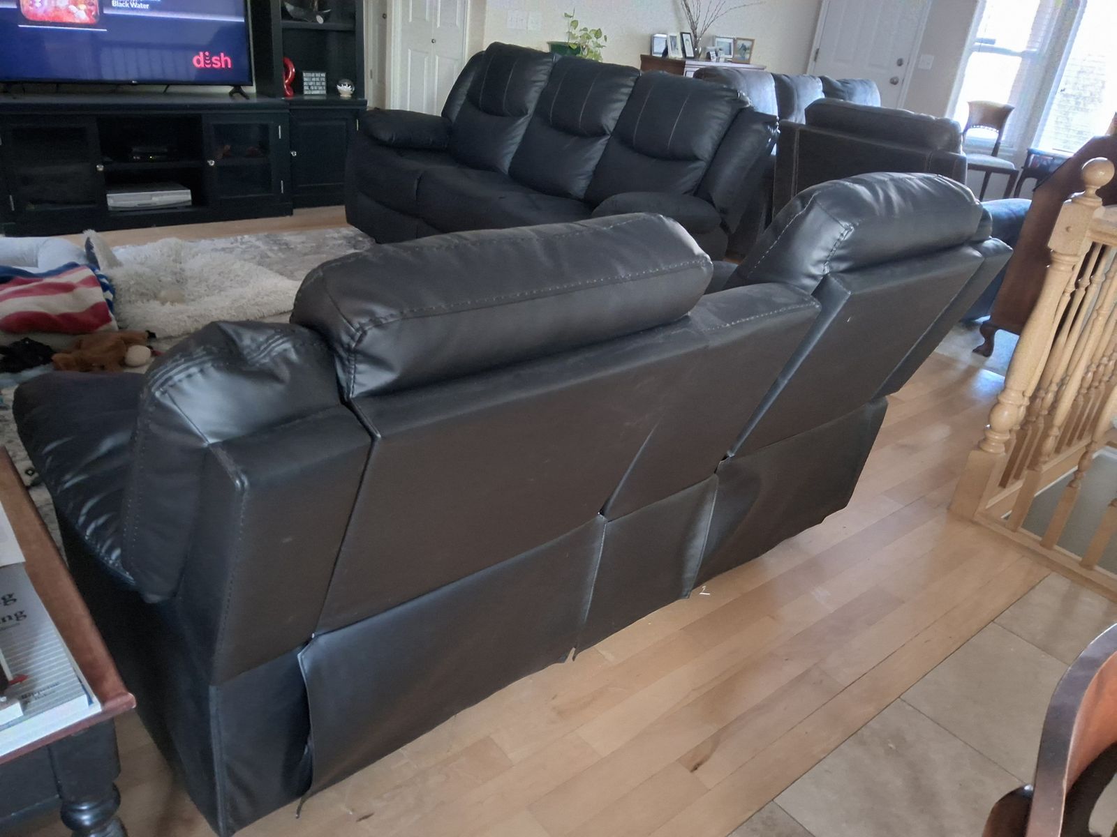 Reclining sofa and loveseat