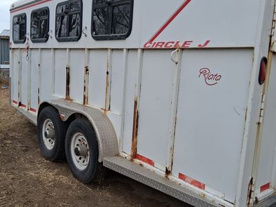 4 horse slant trailer