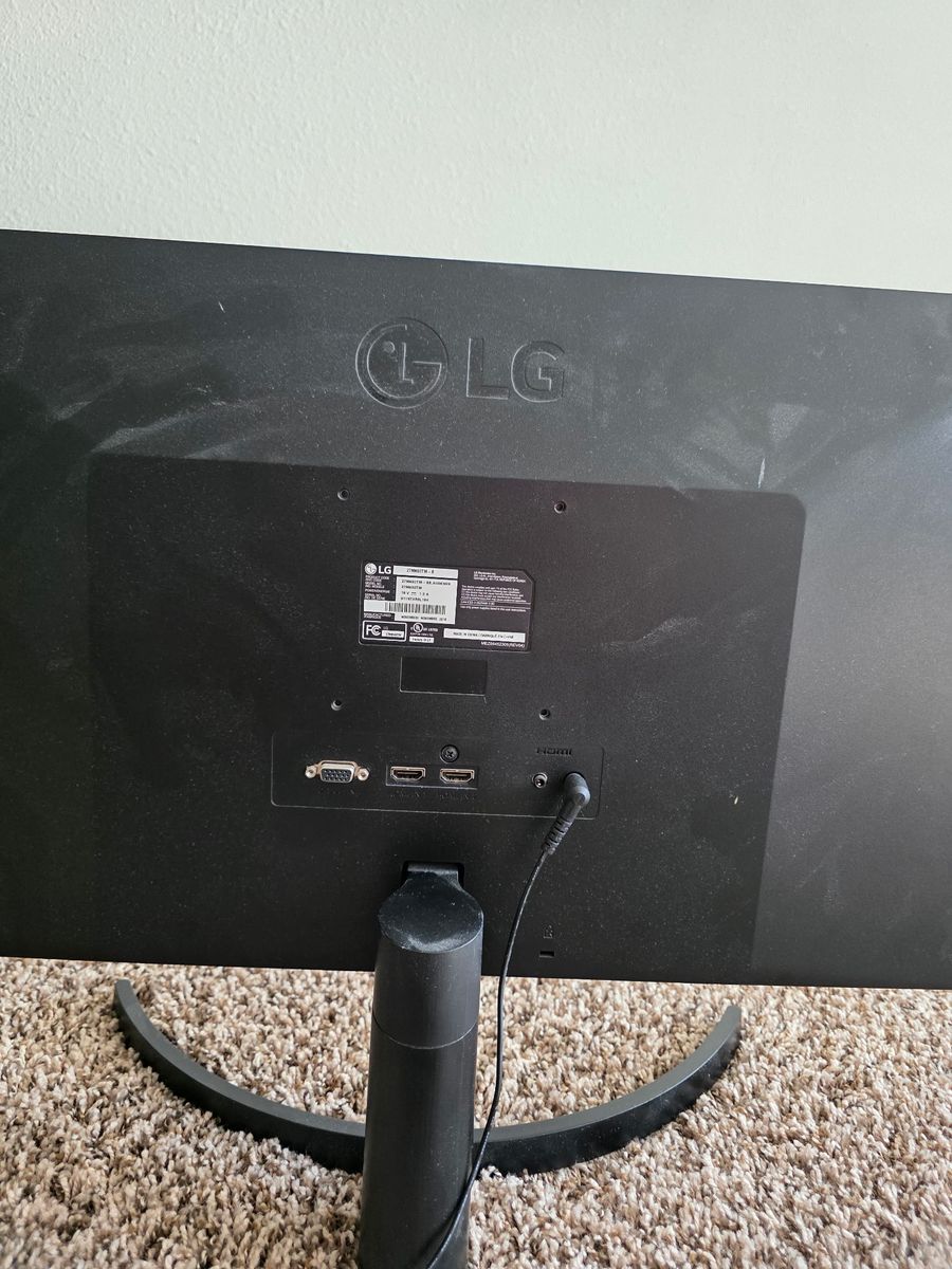 Like new LG 27MK60TM-B 27-inch monitor. This black LED display has two HDMI ports and one VGA port.