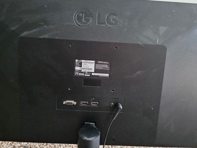 Like new LG 27MK60TM-B 27-inch monitor. This black LED display has two HDMI ports and one VGA port.