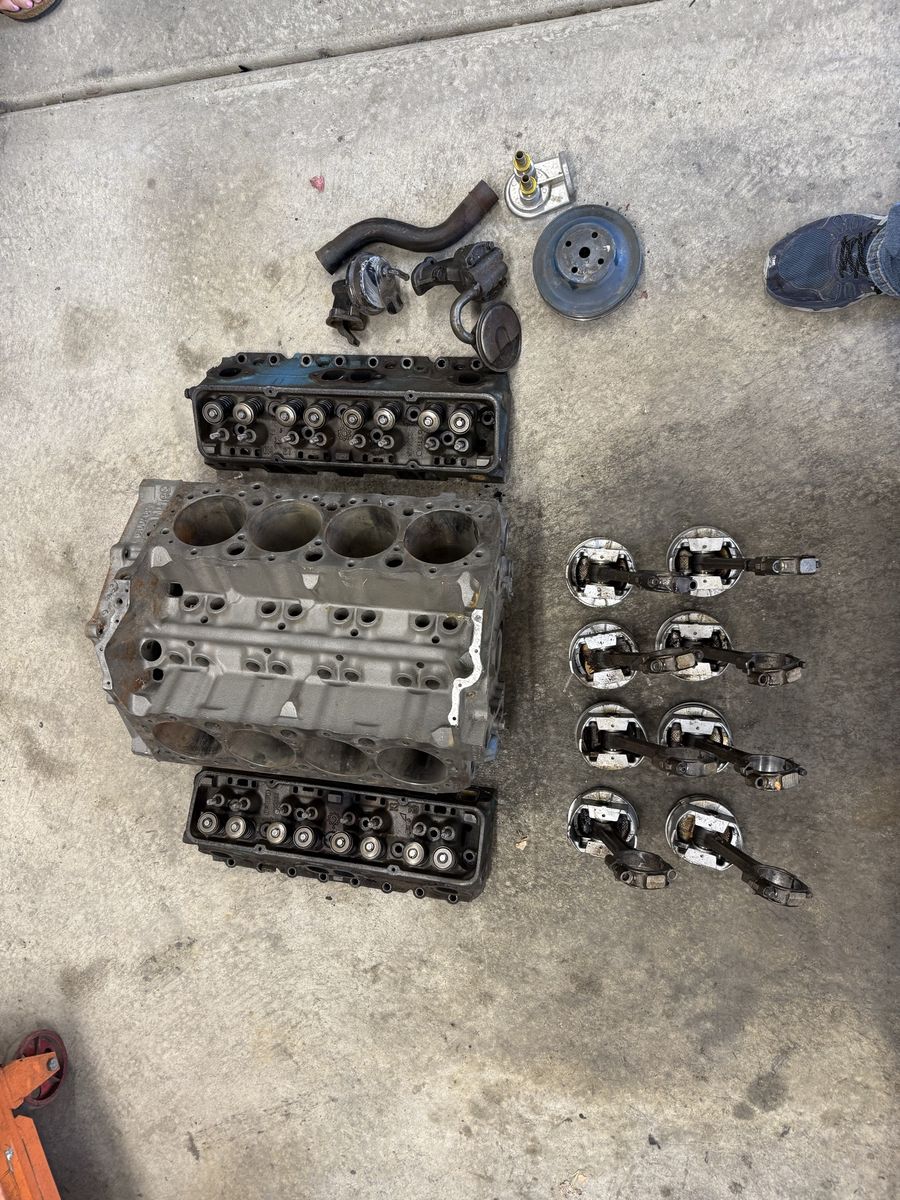 Vintage 1980 GM Chevrolet 350 Small Block V8 4-bolt main Engine Core 3970010 - Parts/Rebuild