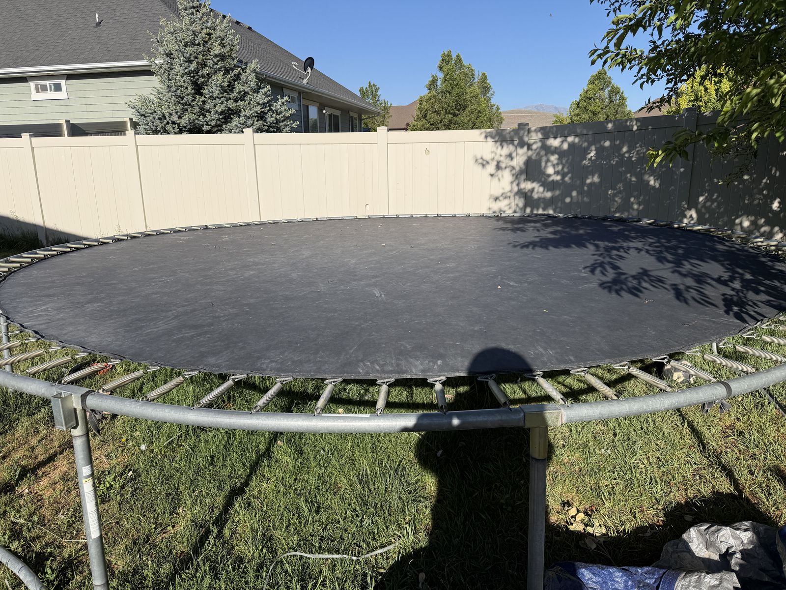 15' Round Trampoline