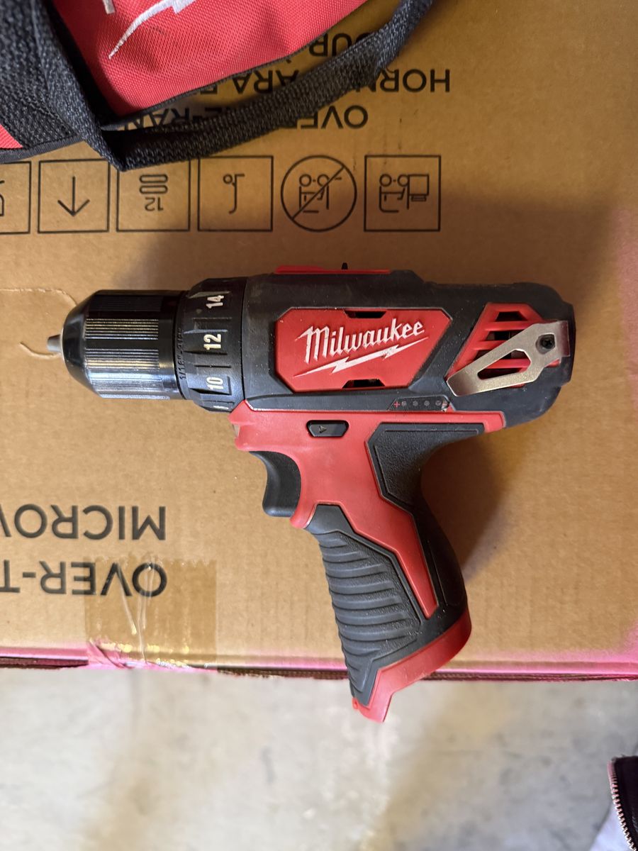 Milwaukee M12 Drill