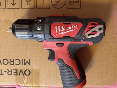 Milwaukee M12 Drill