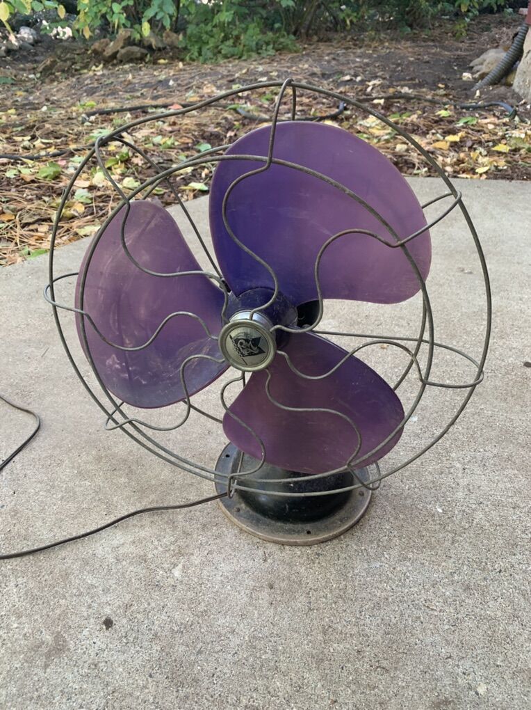 Antique Electric Oscillating Fan Robbins & Myers
