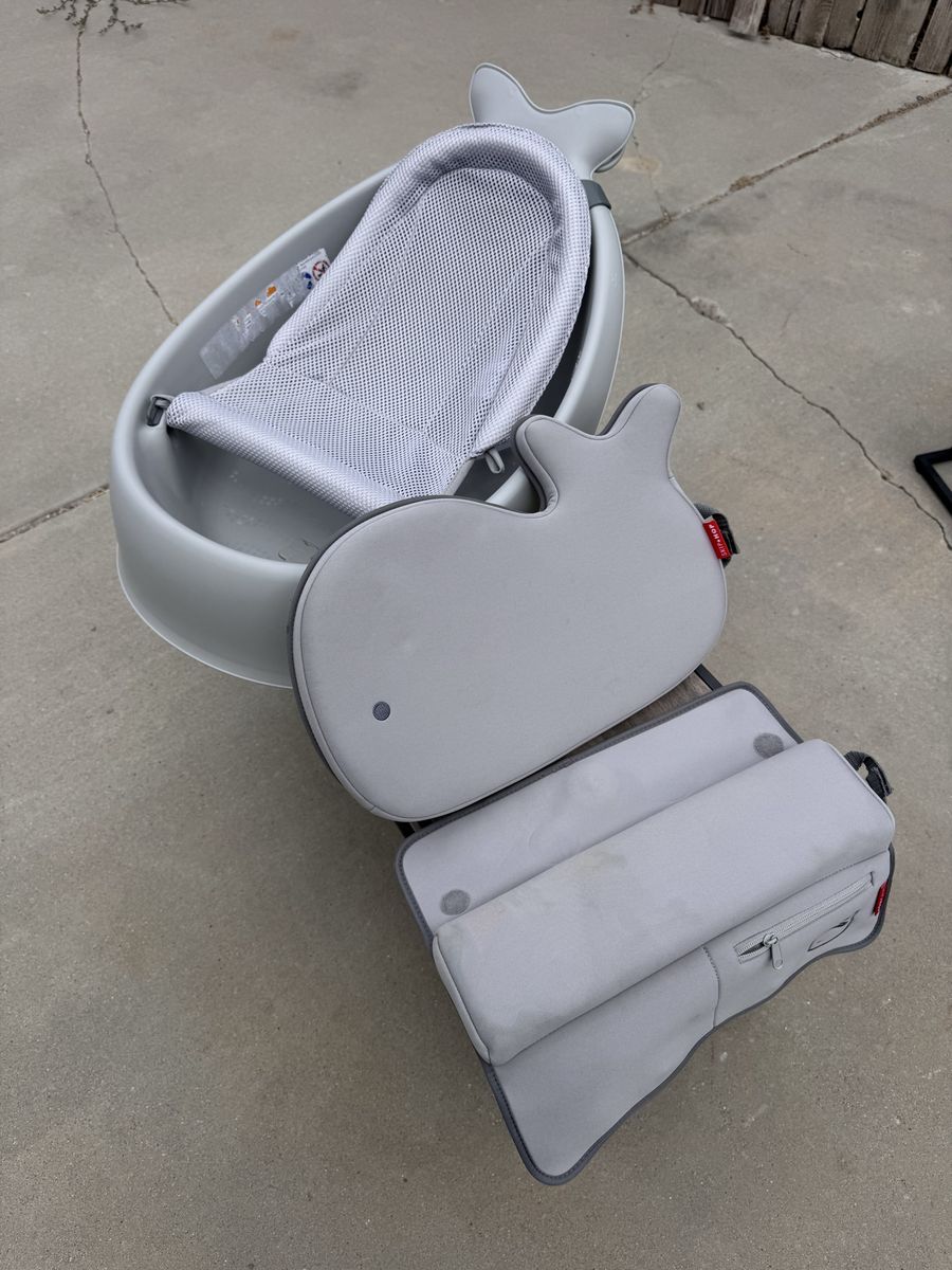 Skip Hop Moby Bathtub & cushions set