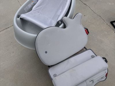 Skip Hop Moby Bathtub & cushions set
