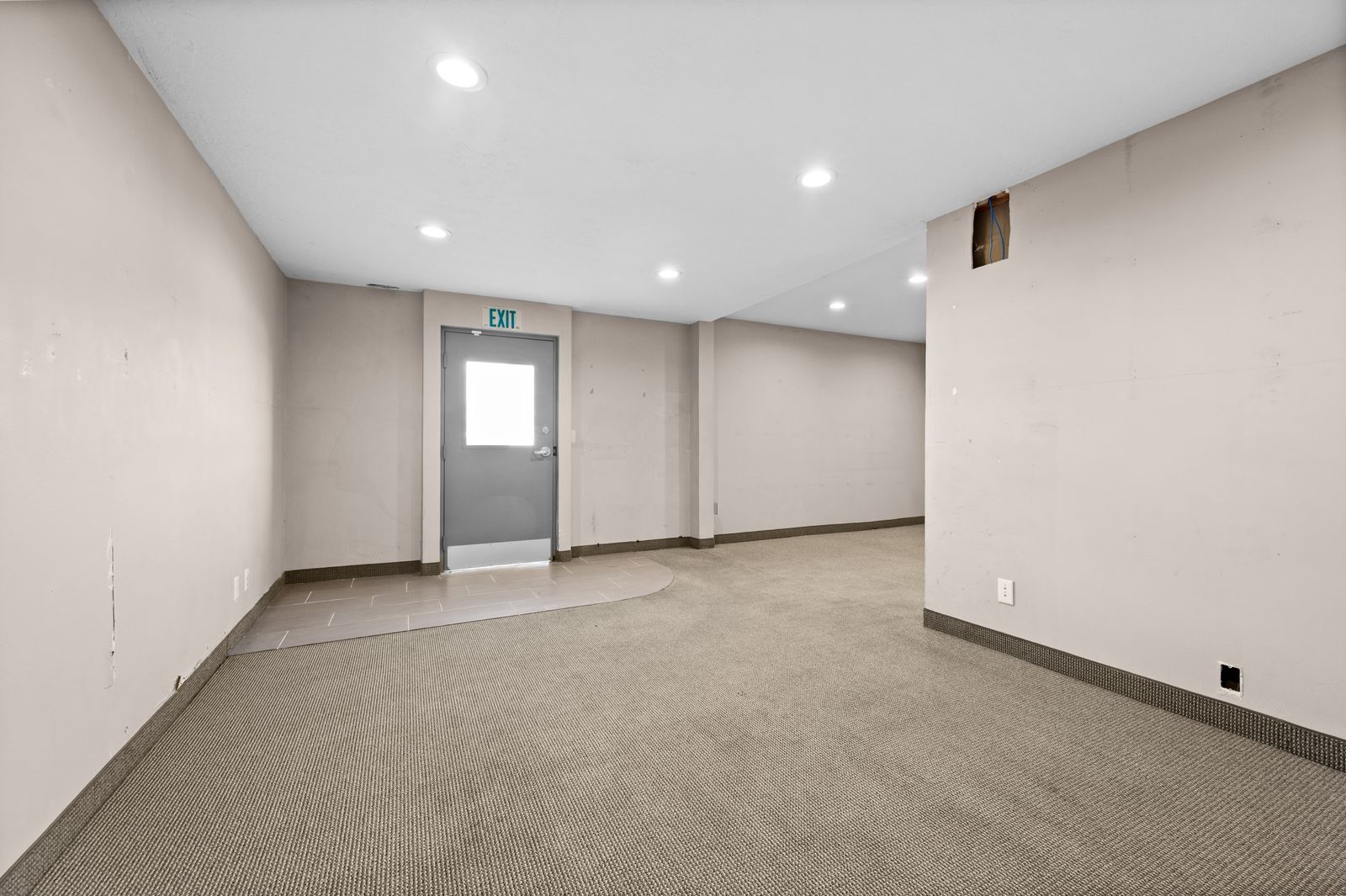 Main image 10