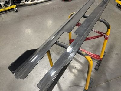 Carbon Fiber Side Skirts - Universal