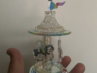 Glass carousel