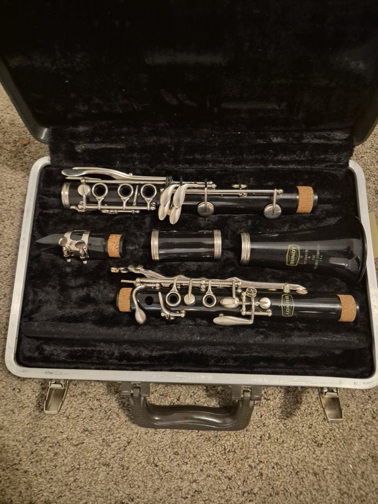 Bundy Clarinet with Warranty 