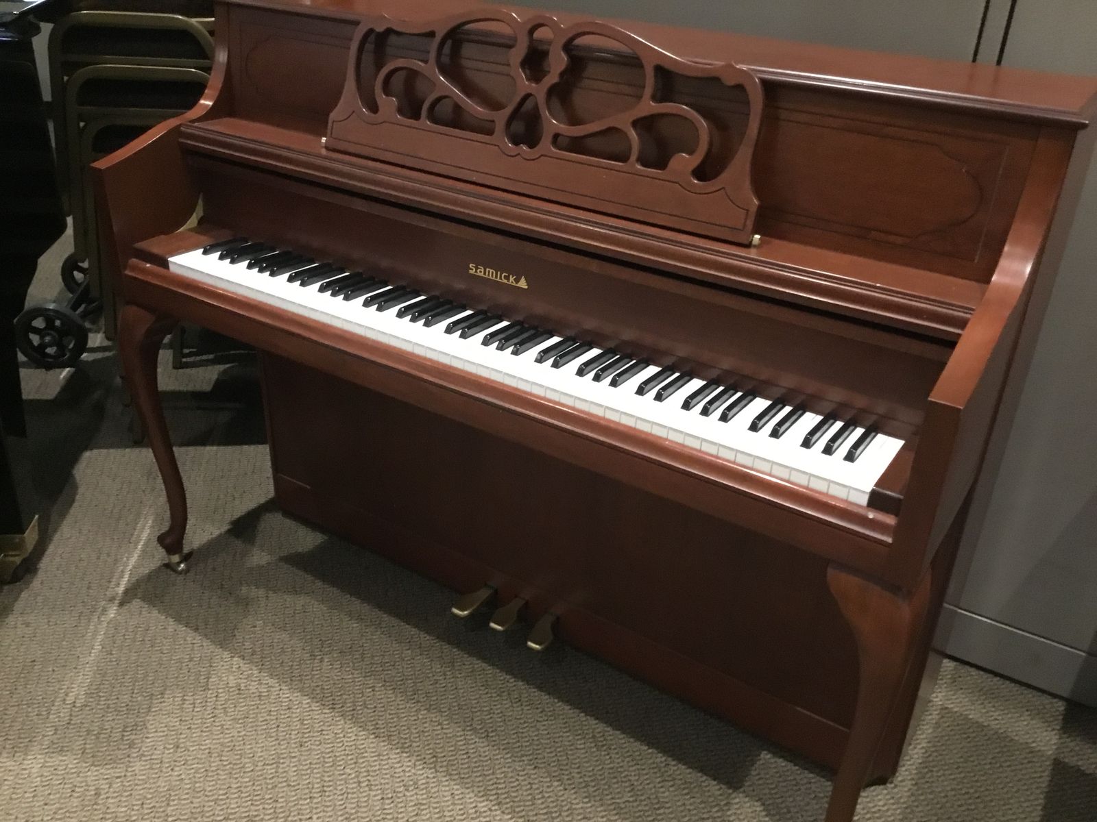 SAMICK CONSOLE PIANO!!!