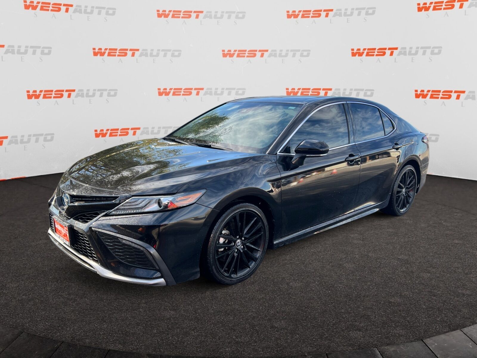 2022 Toyota Camry Hybrid XSE