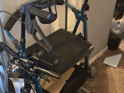 4 wheel walker