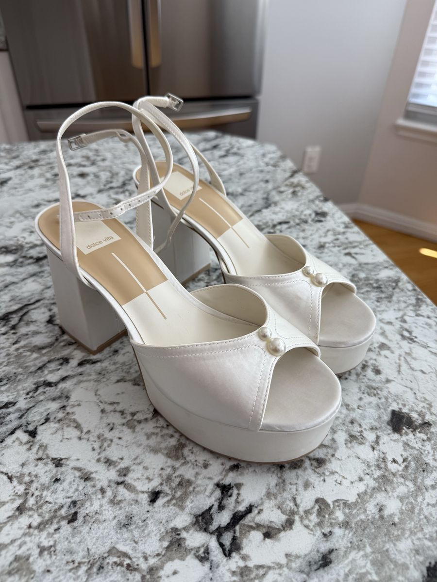 Dolce Vita Women's Bryla White Pearl Embellished Platform Heels - Size 7.5, 3.5" Heel