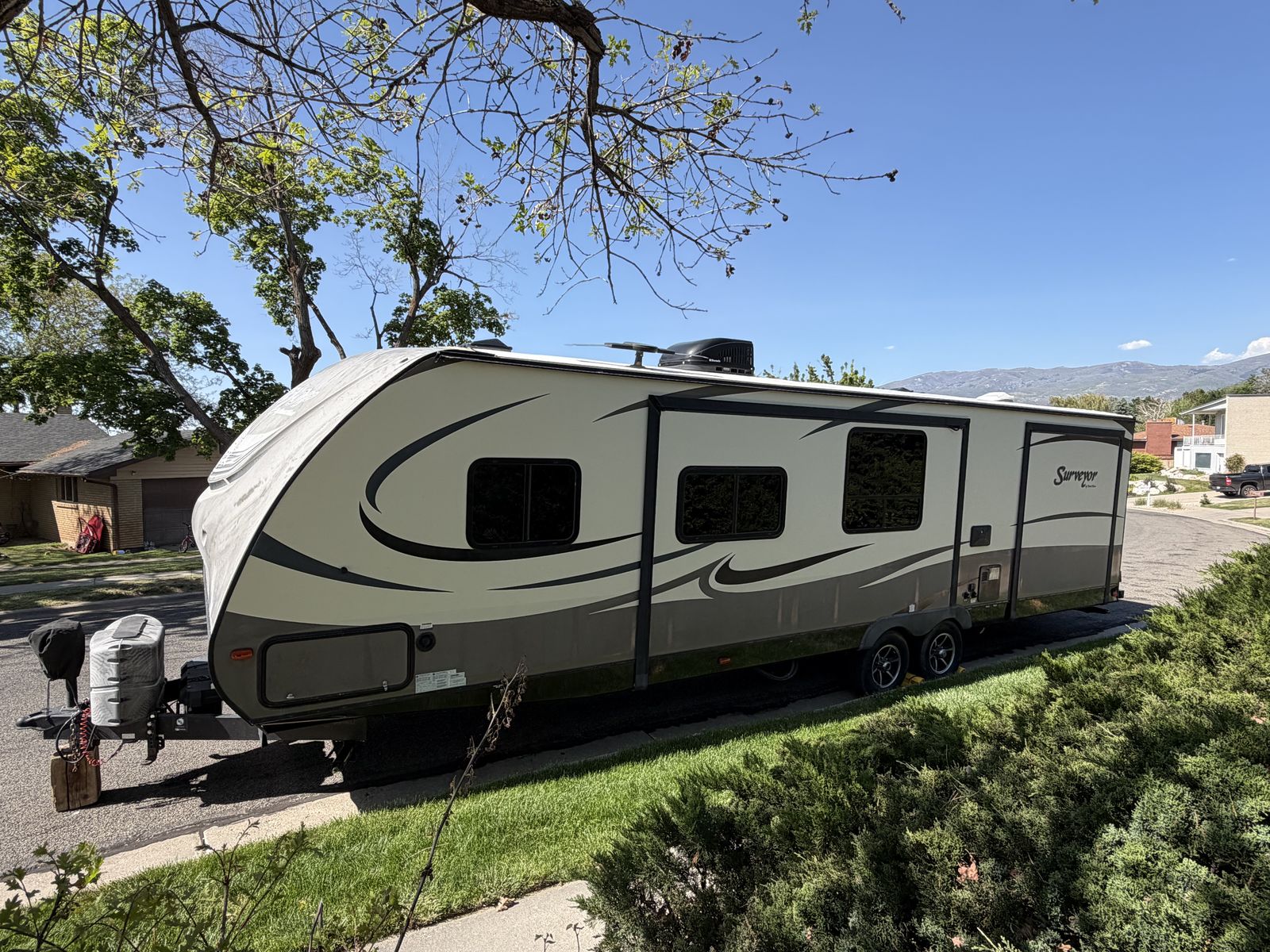 2015 Forest River Bunkhouse Travel Trailer (model Surveyor 32BHDS)