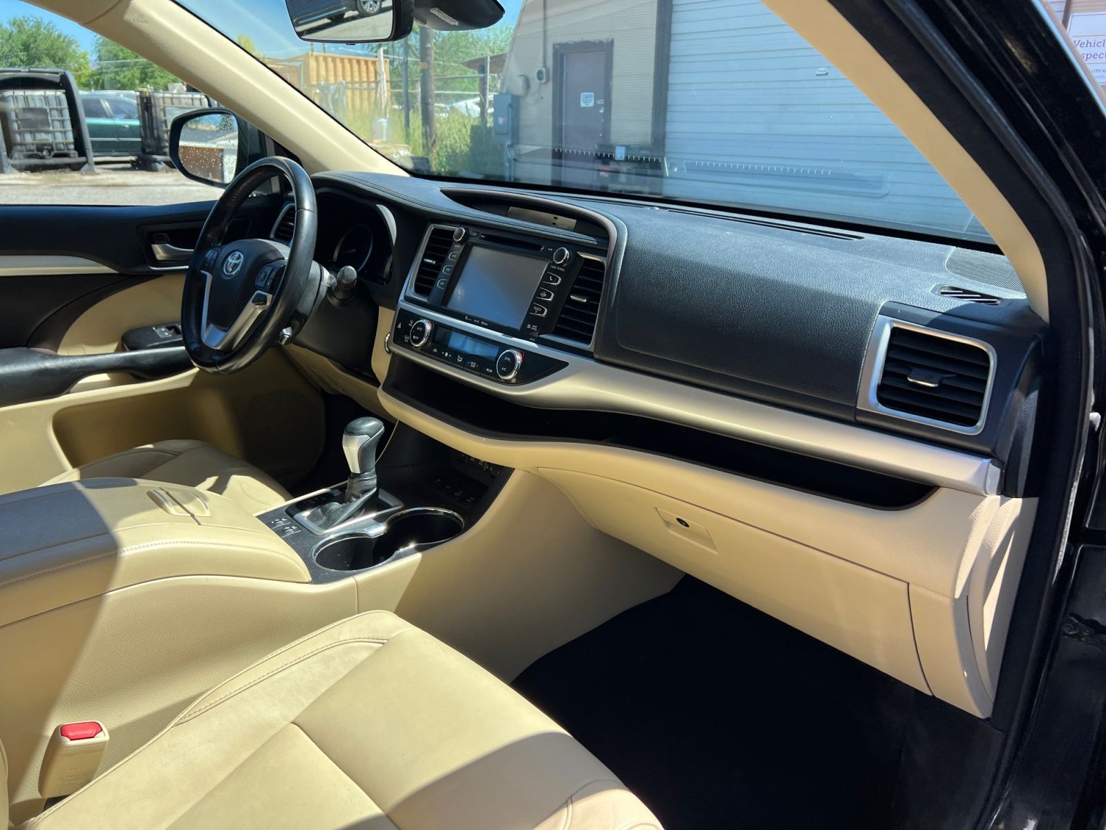 Main image 16