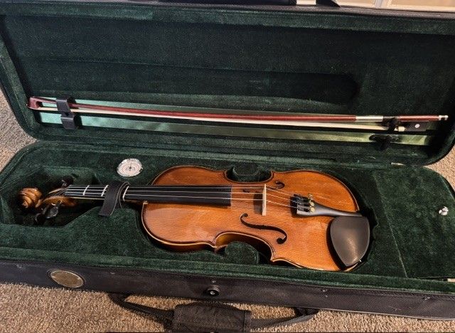 Cremona SV-175 4/4 Violin with Case and Bow
