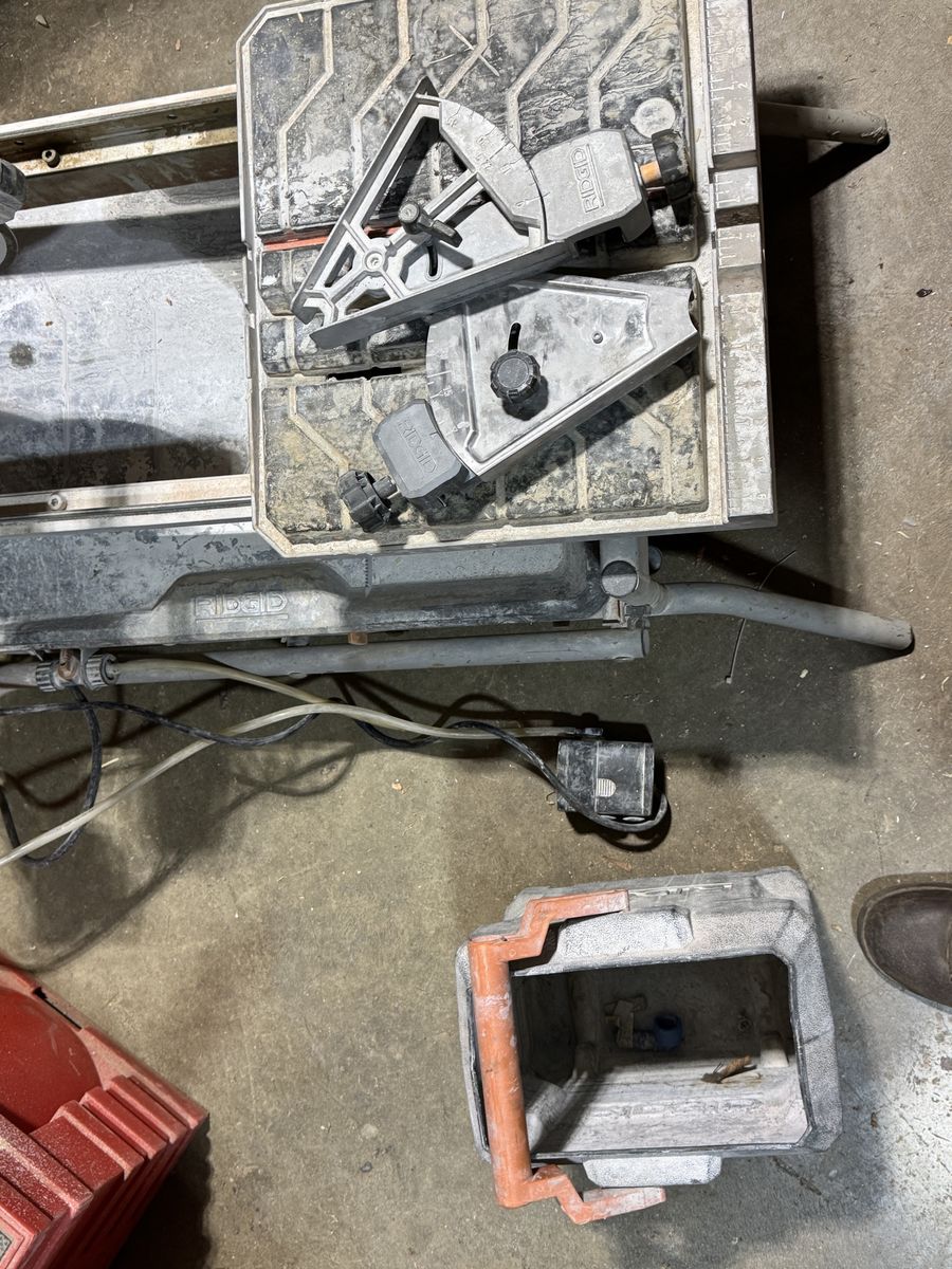 Main image 6