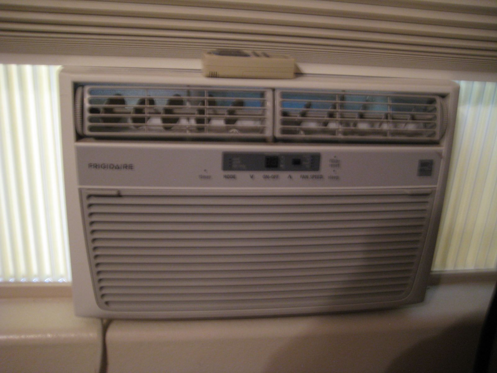 6000 BTU Frigidaire AC