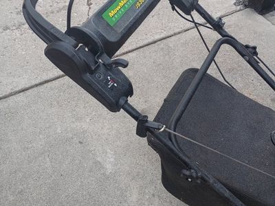 John Deere JS36 190cc MowMentum Walk-Behind Self-Propelled Gas Lawn Mower
