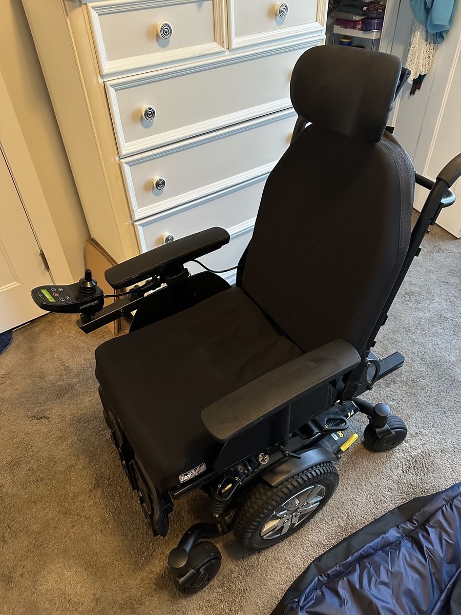 Quantum j4 powered wheelchair 8000 or any best offer