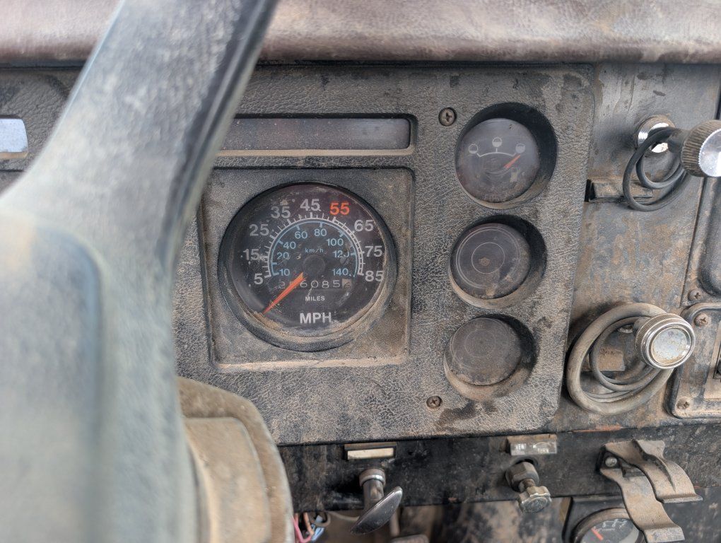 1983 international flatbed diesel with pto