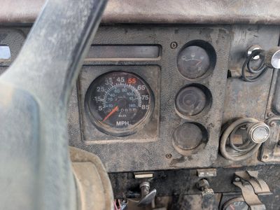 1983 international flatbed diesel with pto